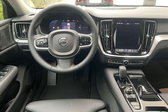 Volvo V60 T6 AWD Plug-In Hybrid Plus Dark