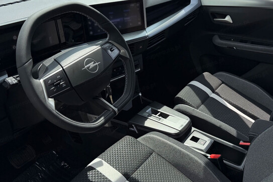 Opel Frontera GS eDTC6 1.2 Turbo