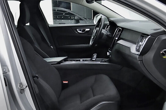 Volvo V60 B4 B Momentum Pro