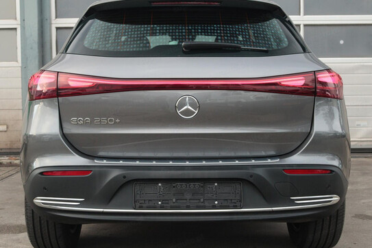 Mercedes EQA 250+  Progressive