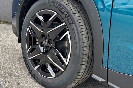 Peugeot 5008 GT 1.2 mHEV e-DCS6