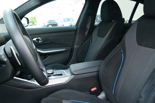 BMW Seria 3 318i M Sport aut