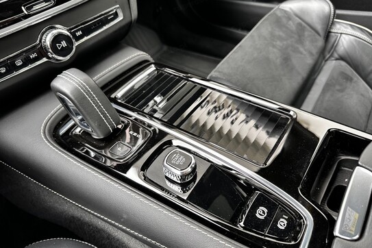 Volvo V90 T8 AWD Plug-In Hybrid R-Design aut