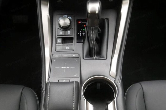 Lexus NX 300h AWD