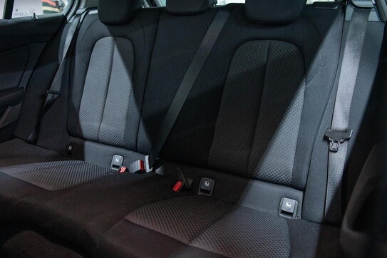 BMW Seria 1 118i Advantage