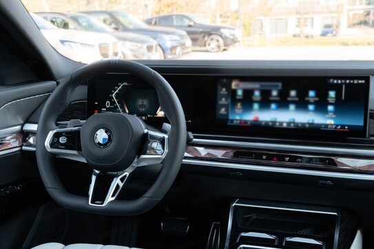 BMW Seria 7 740d xDrive M Sport