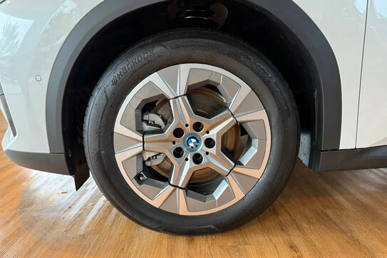 BMW iX2 eDrive20