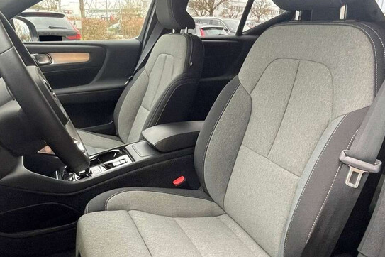 Volvo XC40 B3 Plus Dark