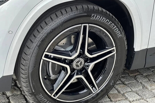 Mercedes GLA 220  4-Matic AMG Line