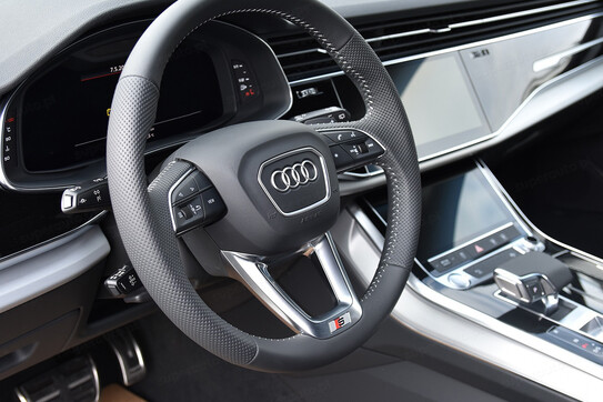 Audi Q7 50 TDI quattro S Line