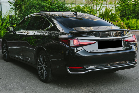 Lexus ES 300h Business Edition 2.5 E-CVT