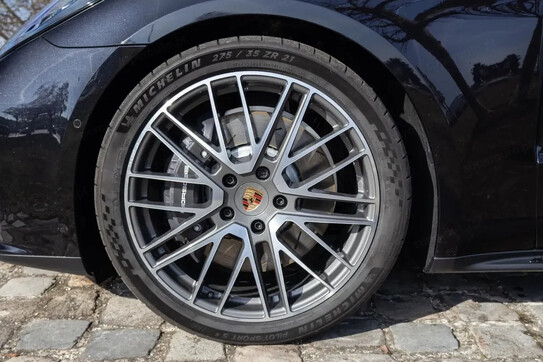 Porsche Panamera 4 E-Hybrid