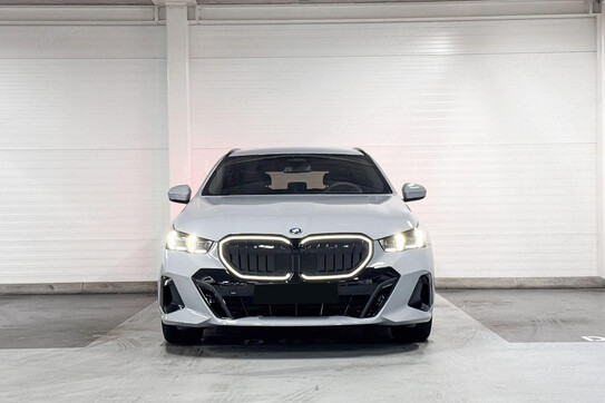BMW Seria 5 Touring 520d xDrive M Sport