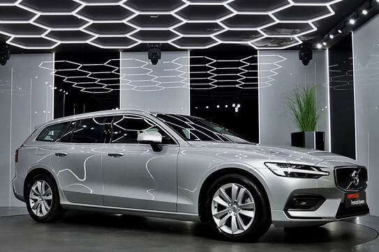 Volvo V60 B4 B Momentum Pro