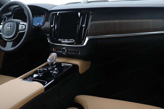 Volvo V90 T6 AWD Plug-In Hybrid Ultra Bright