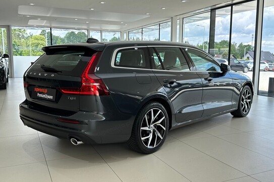 Volvo V60 T8 AWD Plug-In Hybrid Momentum