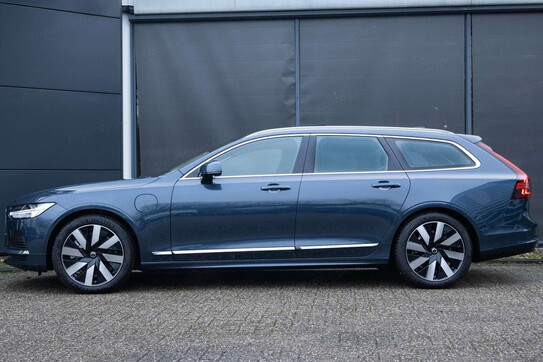 Volvo V90 T6 AWD Plug-In Hybrid Ultra Bright