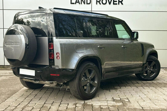 Land Rover Defender 110 D300 X-Dynamic HSE