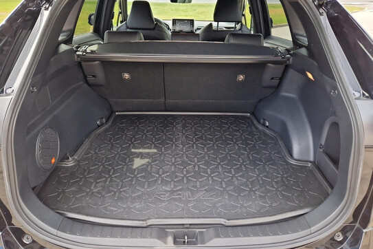 Toyota RAV4 2.5 Hybrid Black Edition by JBL 4x4