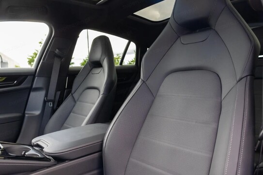 Porsche Panamera 4