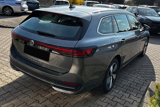 Volkswagen Passat Business Plus 1.5 TSI mHEV DSG