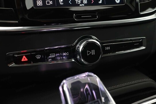 Volvo V90 T6 AWD Plug-In Hybrid Plus Dark