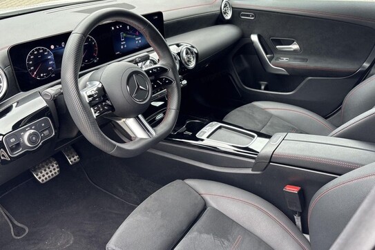Mercedes CLA 200 AMG Line 7G-DCT