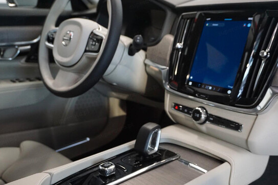 Volvo V90 T6 AWD Plug-In Hybrid Plus Bright