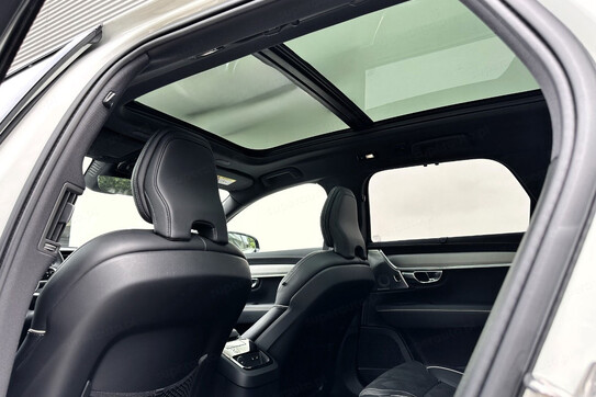 Volvo V90 T8 AWD Plug-In Hybrid R-Design aut