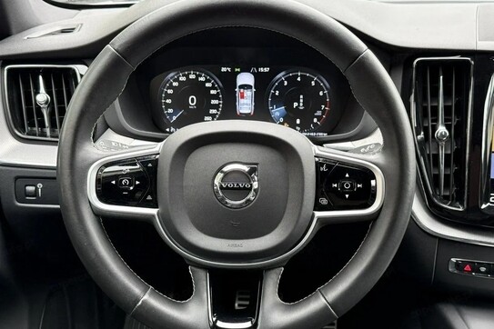 Volvo XC60 B5 B AWD R-Design