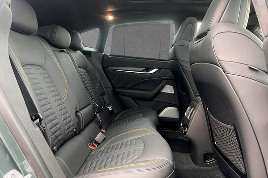 Maserati Levante Trofeo AWD Dreamline Giallo Avia Pervia