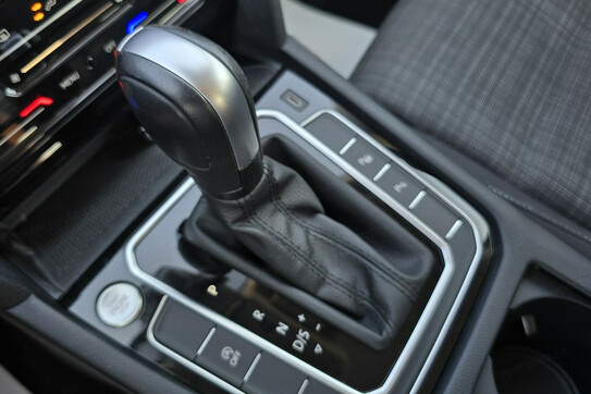 Volkswagen Passat 2.0 TSI Business DSG