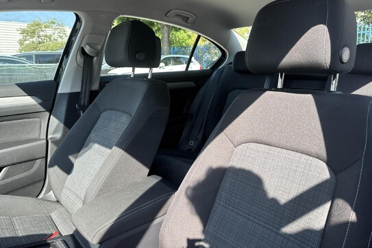 Volkswagen Passat Business 1.5 TSI EVO  DSG
