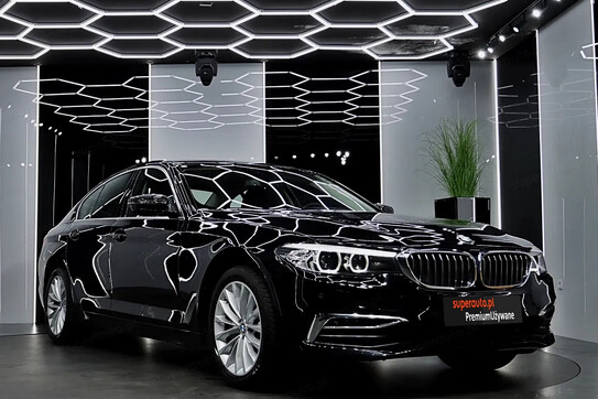 BMW Seria 5 530e xDrive Luxury Line