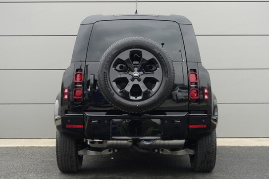 Land Rover Defender 90 D250 X-Dynamic SE