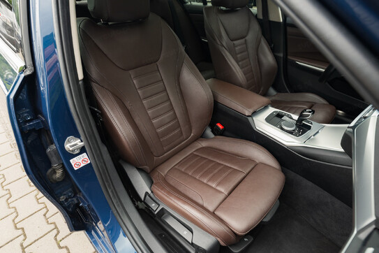 BMW Seria 3 320d xDrive Luxury Line