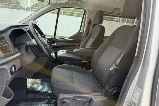 Ford Transit Custom 2.0 L2H1 Limited