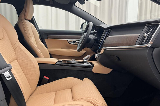 Volvo V90 T6 AWD Plug-In Hybrid Plus Dark