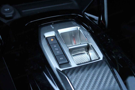 Peugeot 208 GT e-DCS6 1.2 mHEV
