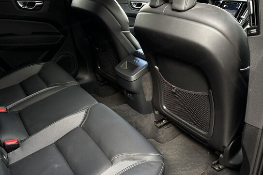 Volvo XC60 B4 D AWD Plus Dark