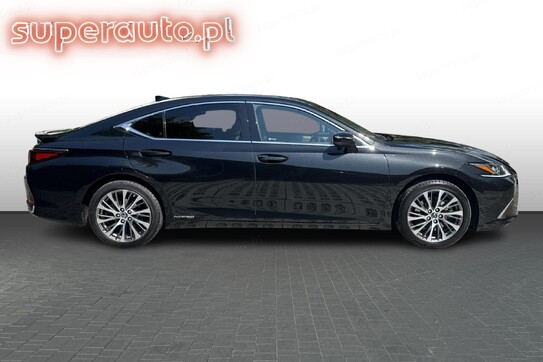 Lexus ES 300h Business Edition +