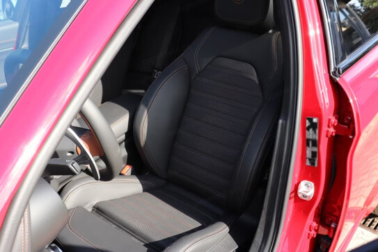 Alfa Romeo Giulia Intensa Q4