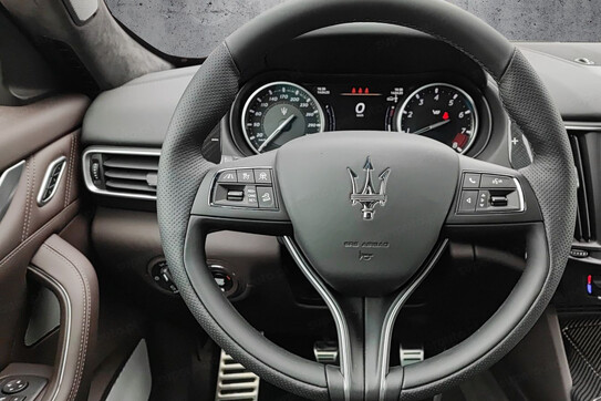 Maserati Levante Trofeo Ermenegildo Zegna
