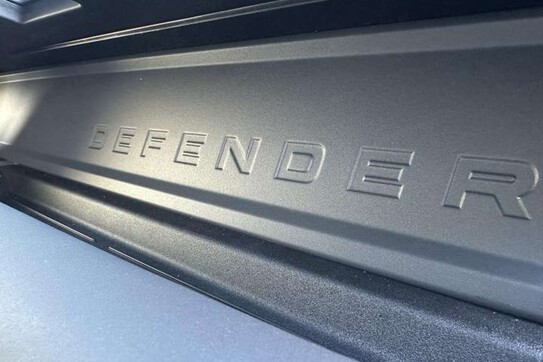 Land Rover Defender 110 X-Dynamic SE