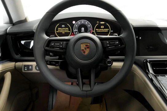 Porsche Panamera 4