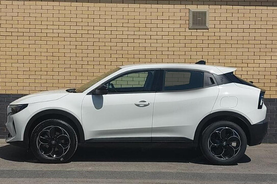 Alfa Romeo Junior Ibrida Q4