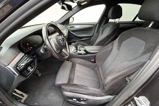 BMW Seria 5 520d xDrive M Sport sport-aut