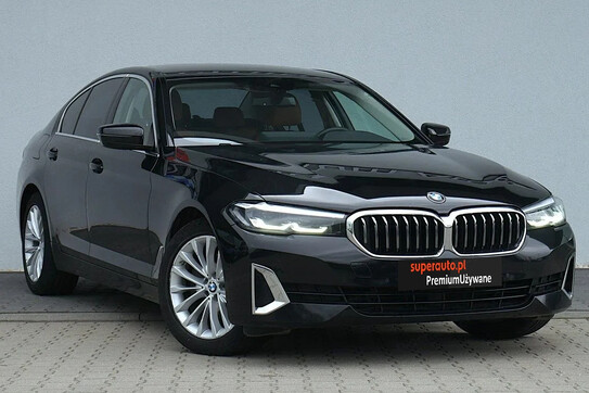 BMW Seria 5 520d xDrive Luxury Line