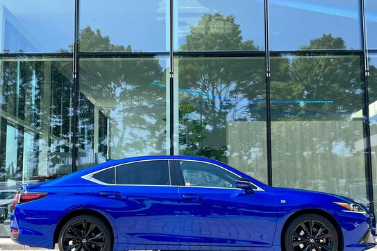 Lexus ES 300h F Sport Design