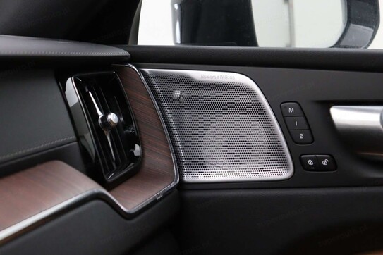 Volvo XC60 T6 Plug-In Hybrid AWD Plus Bright